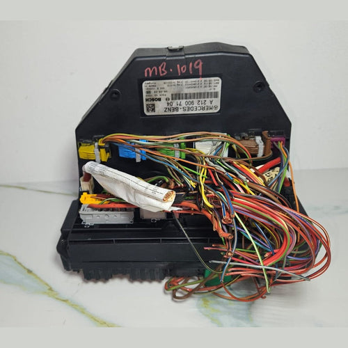 10-16 Mercedes-Benz W212 W204 Front SAM Module Relay Fuse Box A212 9007104 OEM
