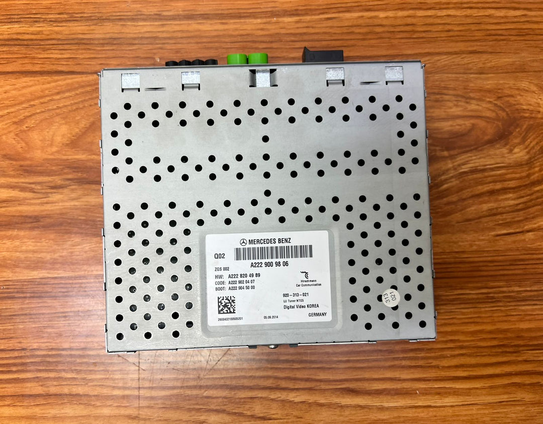 Mercedes-Benz Audio Control Unit A2229009806 C220 W222 S-Class OEM