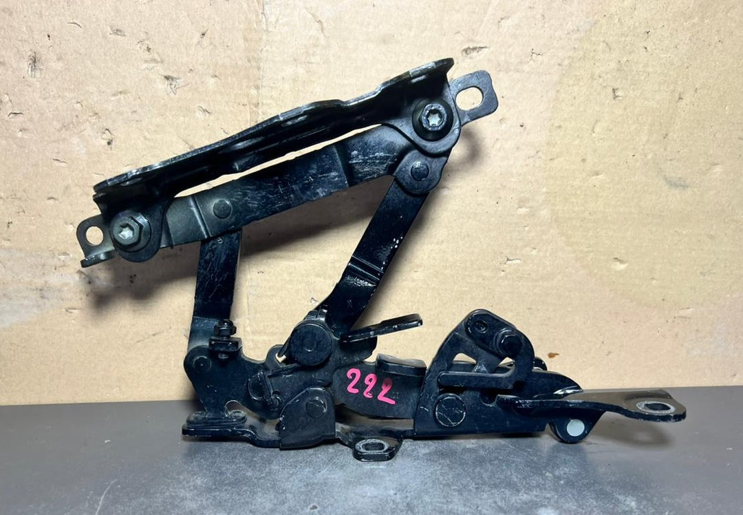 2015-2020 Mercedes-Benz S-Class W222 Front Left Side Bonnet Hinge A222 8800128