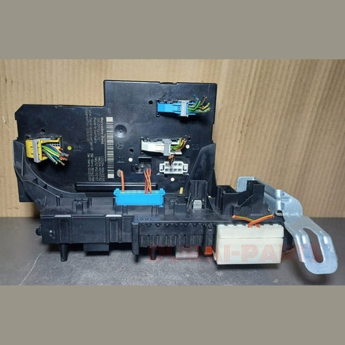 2010-2014 Mercedes-Benz C-Class W204 C250 C300 C350 Rear SAM Relay Fuse Box Assembly A204 9060305 OEM
