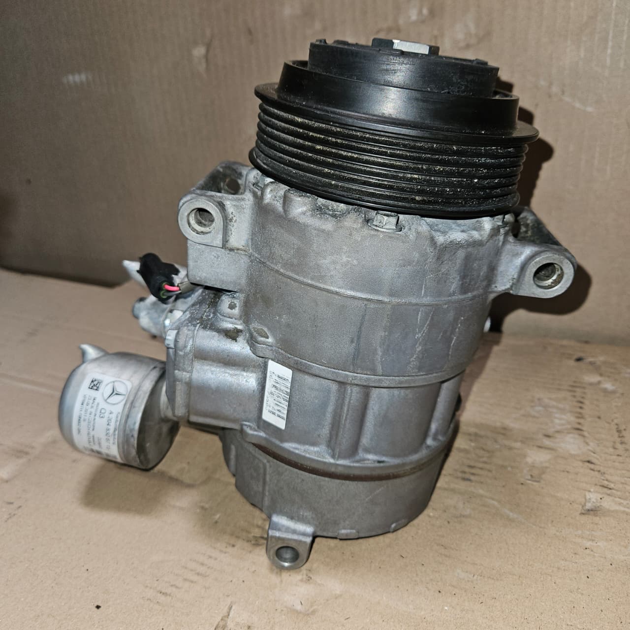 2007 Mercedes-Benz S550 A/C Air Conditioning Compressor A0022303111 OEM