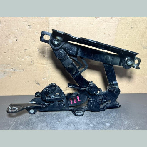 2015-2020 Mercedes-Benz S-Class W222 Front Right Side Bonnet Hinge A222 8800228
