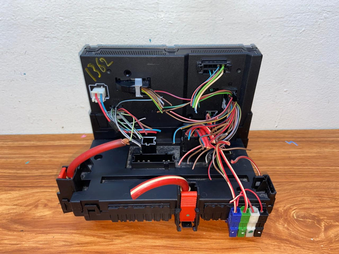 Mercedes-Benz S550 W221 Rear SAM Fuse Box Control Module A2215402550 A2215451362 OEM