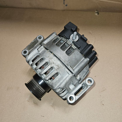 2014-2016 Mercedes-Benz E250 Alternator A0009062822 W212 E-Class X253 W447 Vito OEM