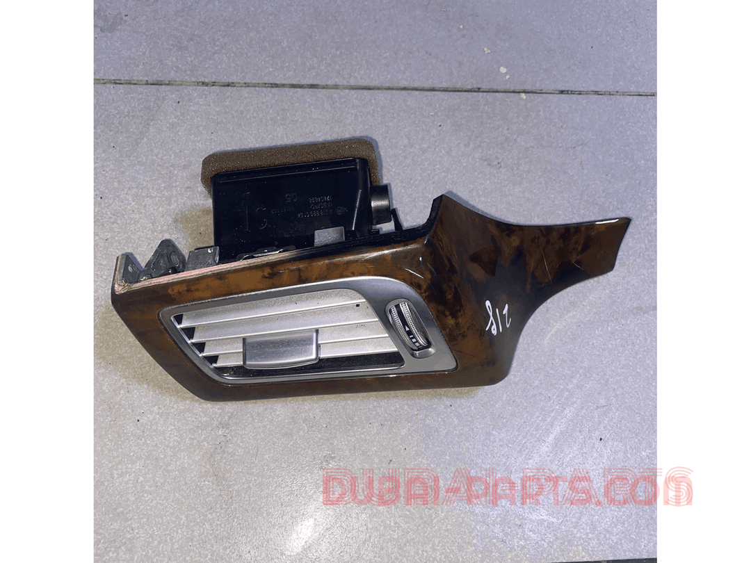 MB 218  CLS  DASHBOARD CENTER WOOD TRIM