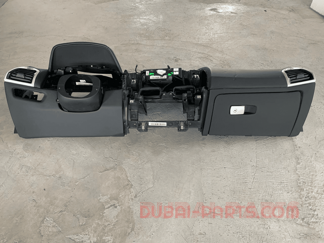 Bmw 8 series coupe 840i G15 LHD dashboard