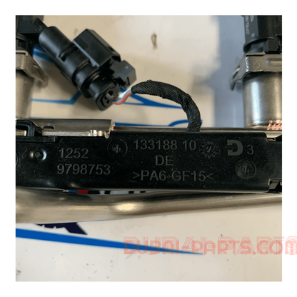 BMW B48 8489600 Fuel injector rail with injectors Genuine Product used