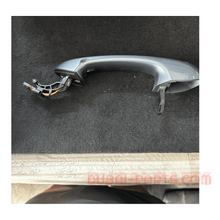 BMW door handle silver color for G05 Genuine Product used