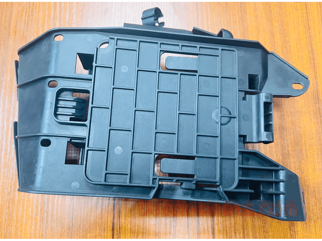 BMW M3 M4 F20 F21 F30 F31 F80 F82 fuse box cover set 8616569/ 7604348