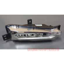 7412528 BMW Front fog Light Right Side ,G01,G02, Genuine product Brand new