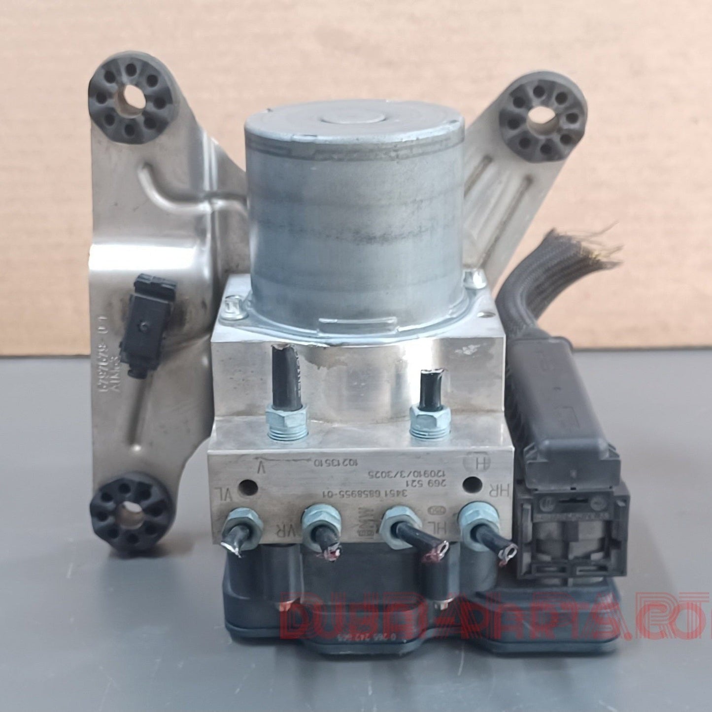 مضخة ووحدة تحكم نظام منع انغلاق المكابح (ABS) لسيارات BMW F10 وF11، رقم القطعة 6858955، قطع غيار أصلية مستعملة