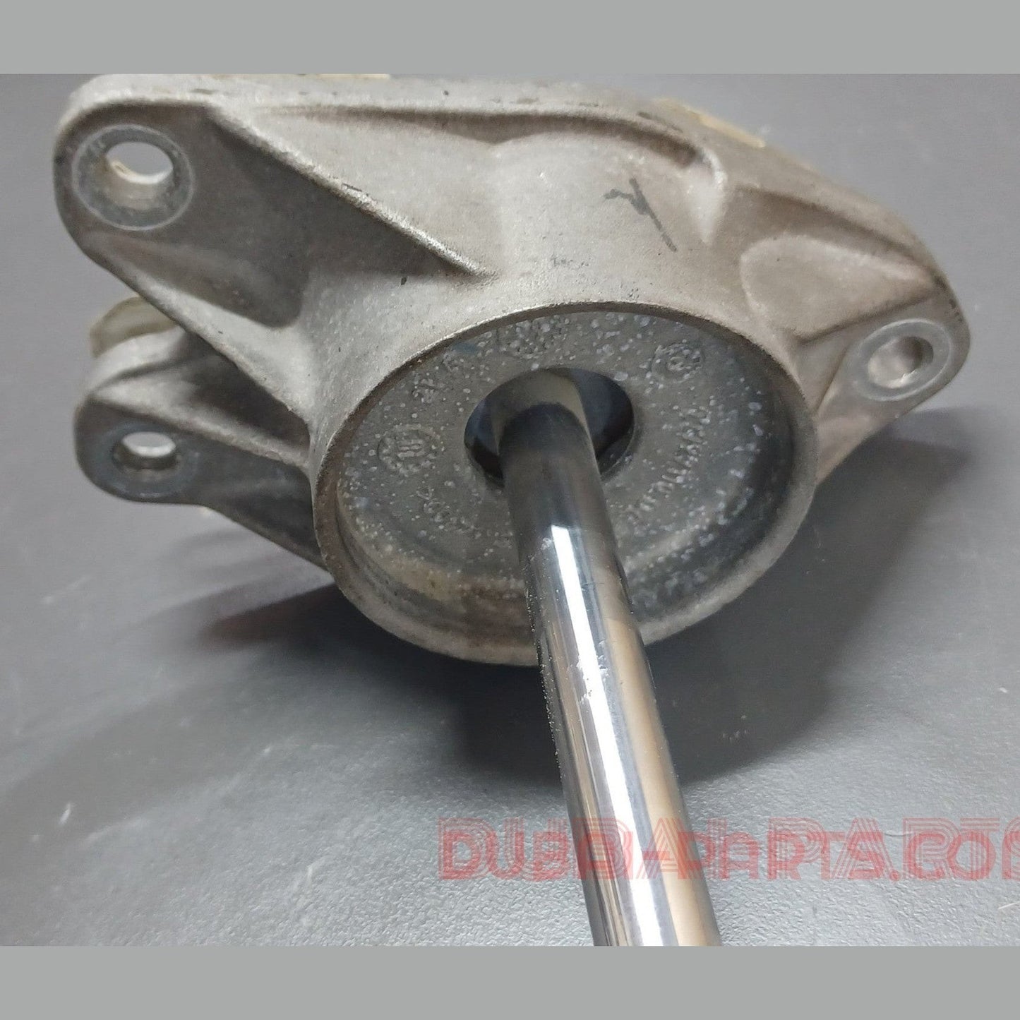 ممتص صدمات خلفي لسيارة BMW F20 و F20 LCi، رقم القطعة 6873722، منتج أصلي مستعمل 