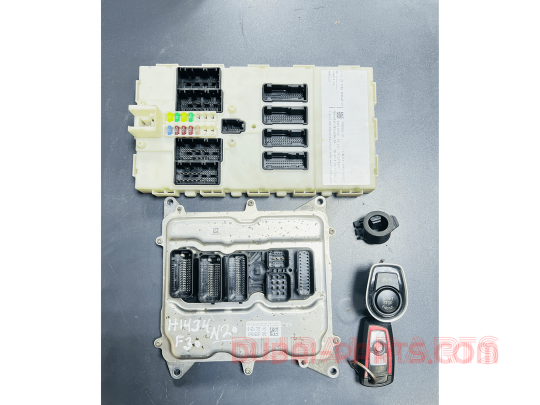 BMW 320i N20 F30 2014 ENGINE COMPUTER CONTROL ECU UNIT SET DME 8631725