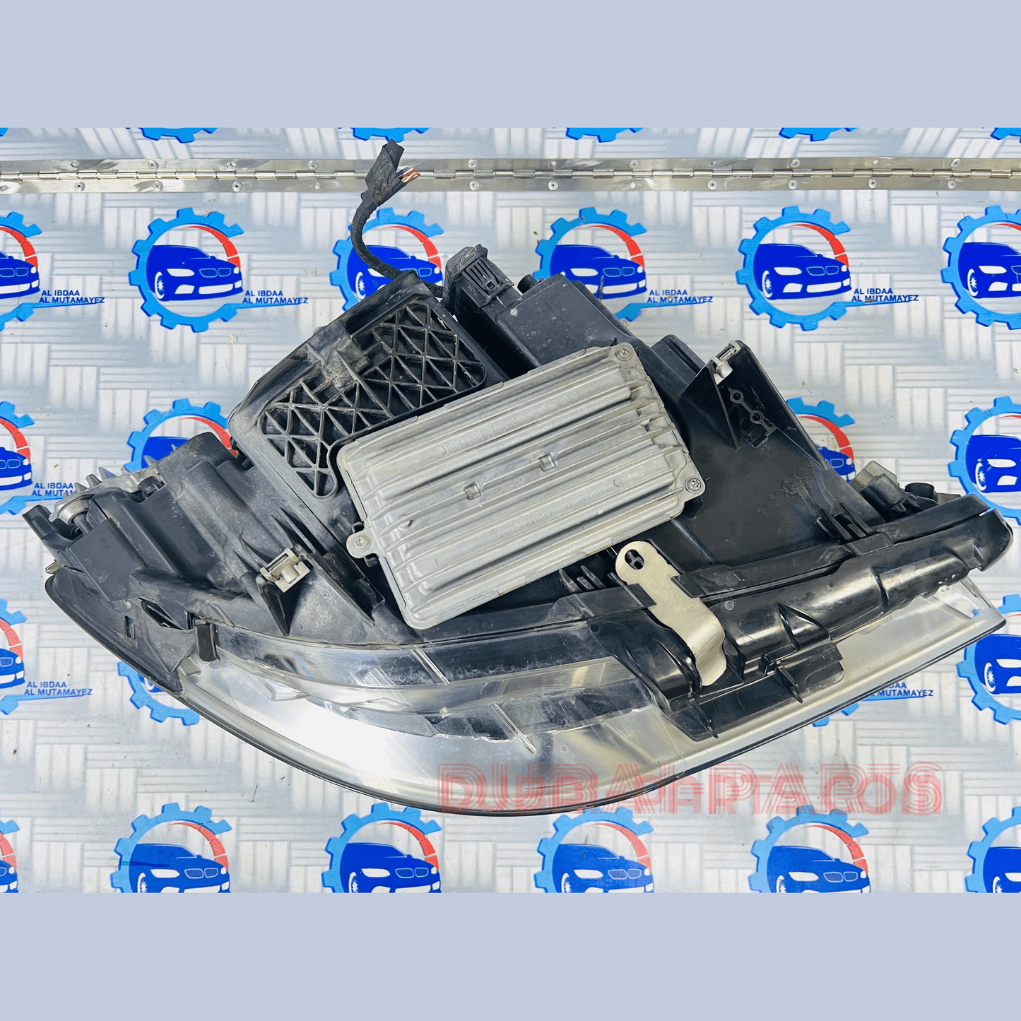 طقم مصابيح أمامية LED متكيفة من الفئة الخامسة لسيارة BMW F10/F11 (يابانية، قيادة يمين)