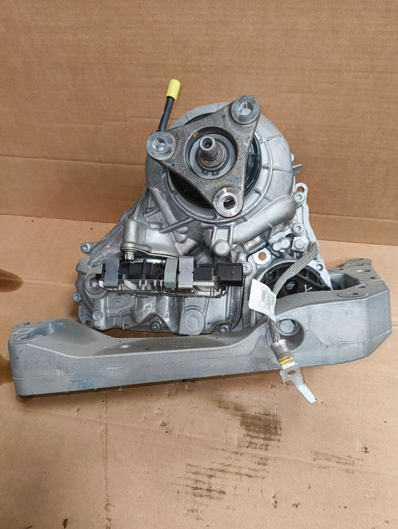 7888876 ATC 13-1 علبة نقل الحركة BMW X7 G07 LCI مستعملة، قطعت 15 كم فقط، أصلية