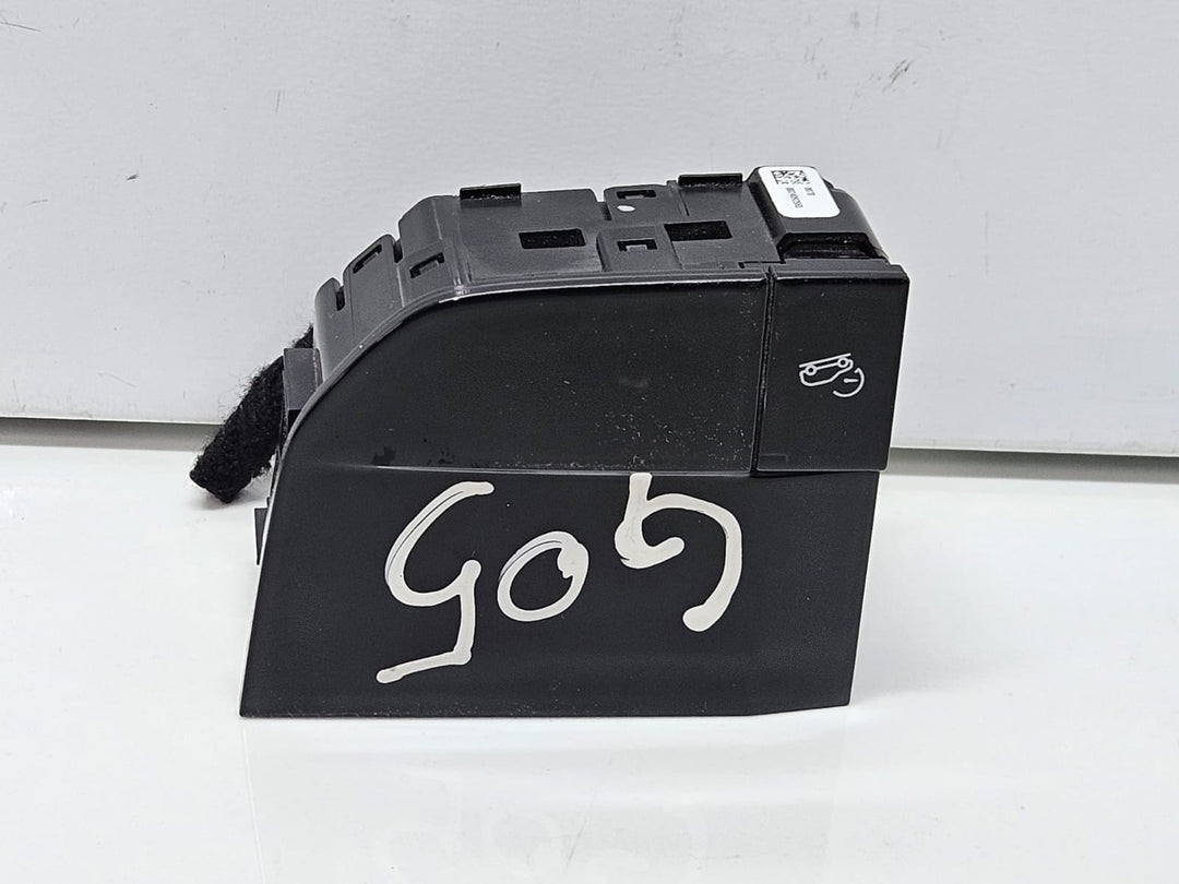 9495372-2020-2023 BMW X6 G06 G05 Hill Descent Control Switch OEM