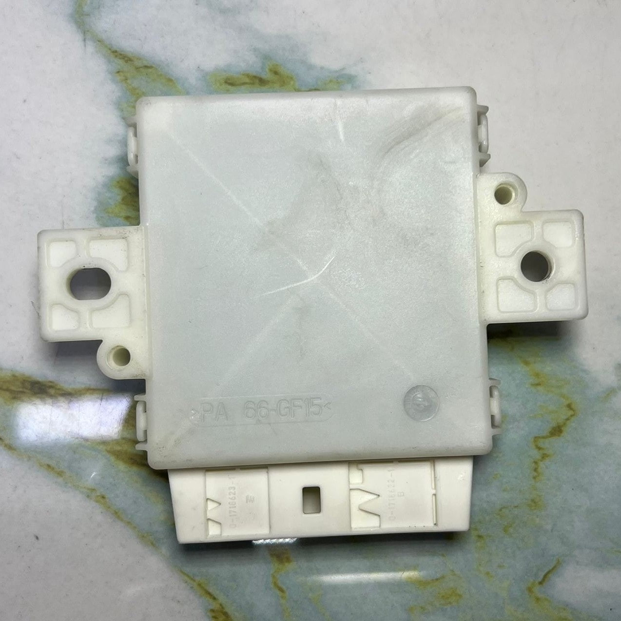 Mercedes Parking Distance Control Module A2049004106 C-Class W204