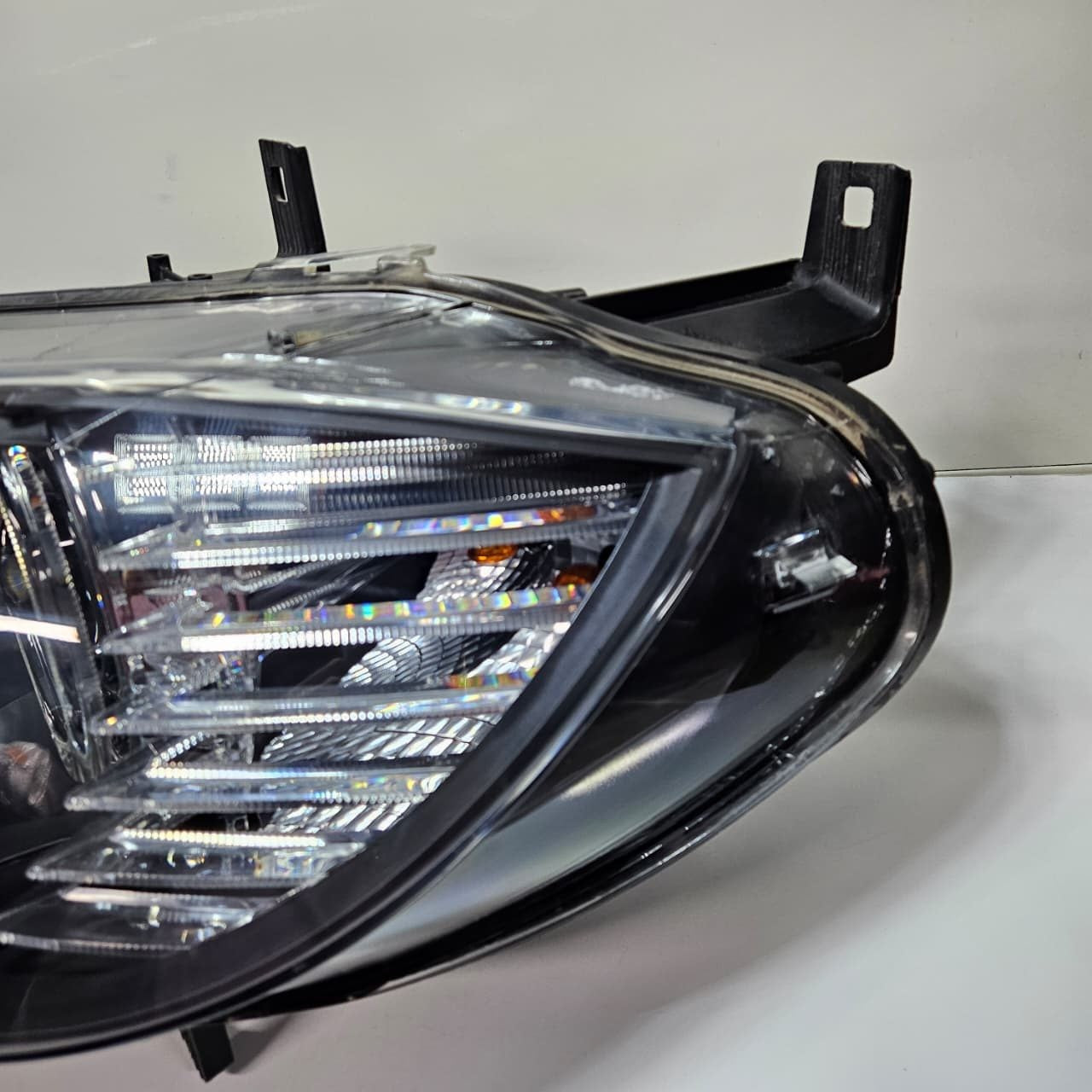 2008-2014 BMW X6 E71 Bi-Xenon Headlight Left Side 7287011