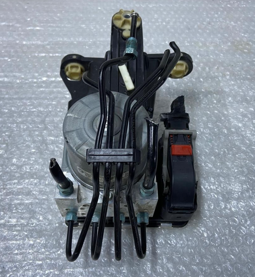 OEM 2021 BMW G20 G26 ABS PUMP ASSEMBLY 5A44C38-01 - 5A44C39