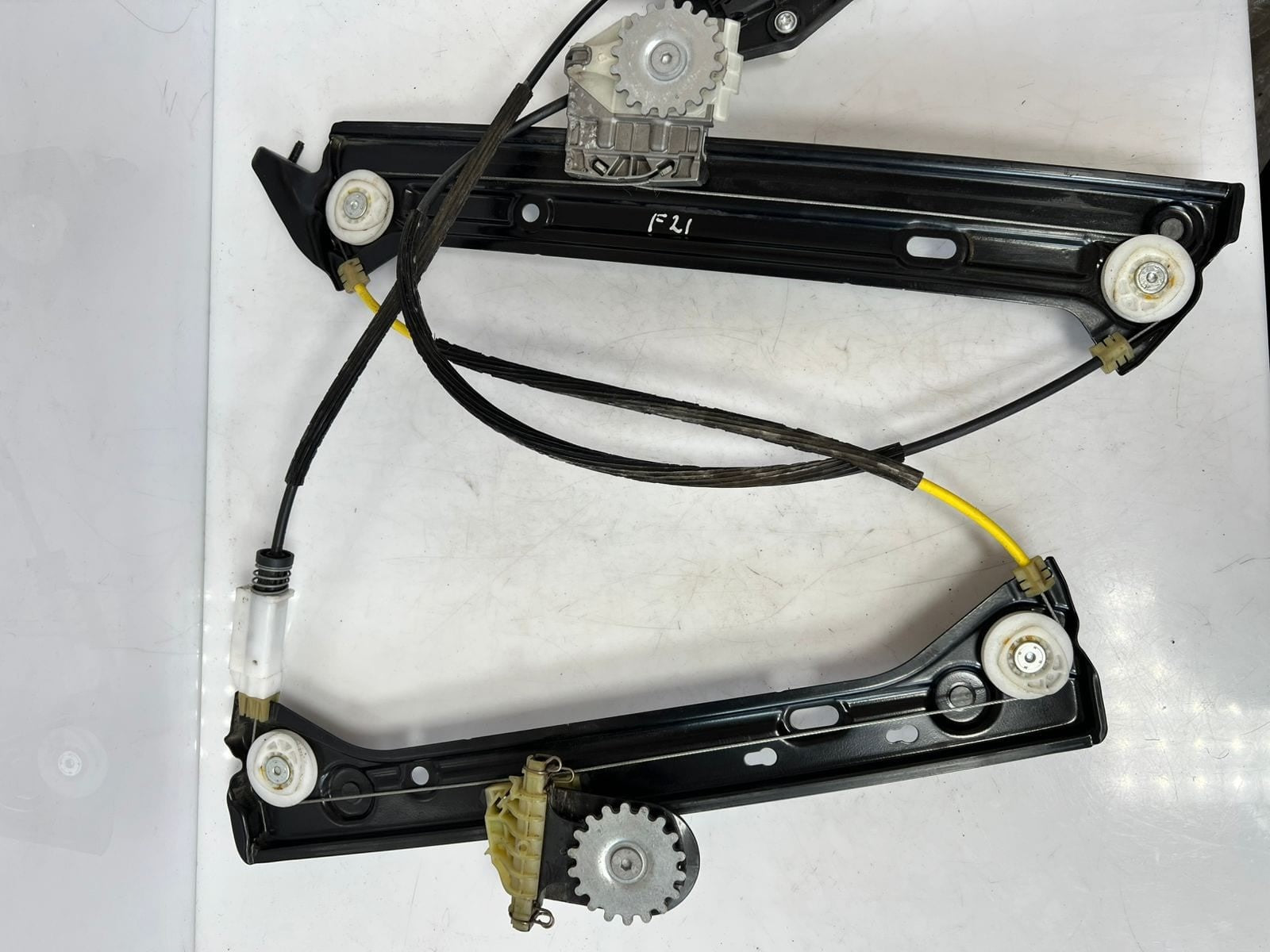 2014-2016 BMW 228i Front Right Window Regulator 7292120 2 Series F23 and 228i