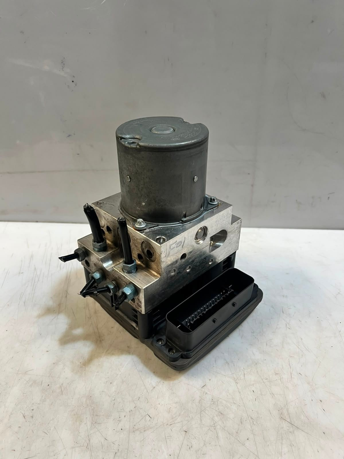 2010-2016 BMW 7' F01 F02 F03 F04 740i ABS/DSC Hydraulic Pump Module 6850070
