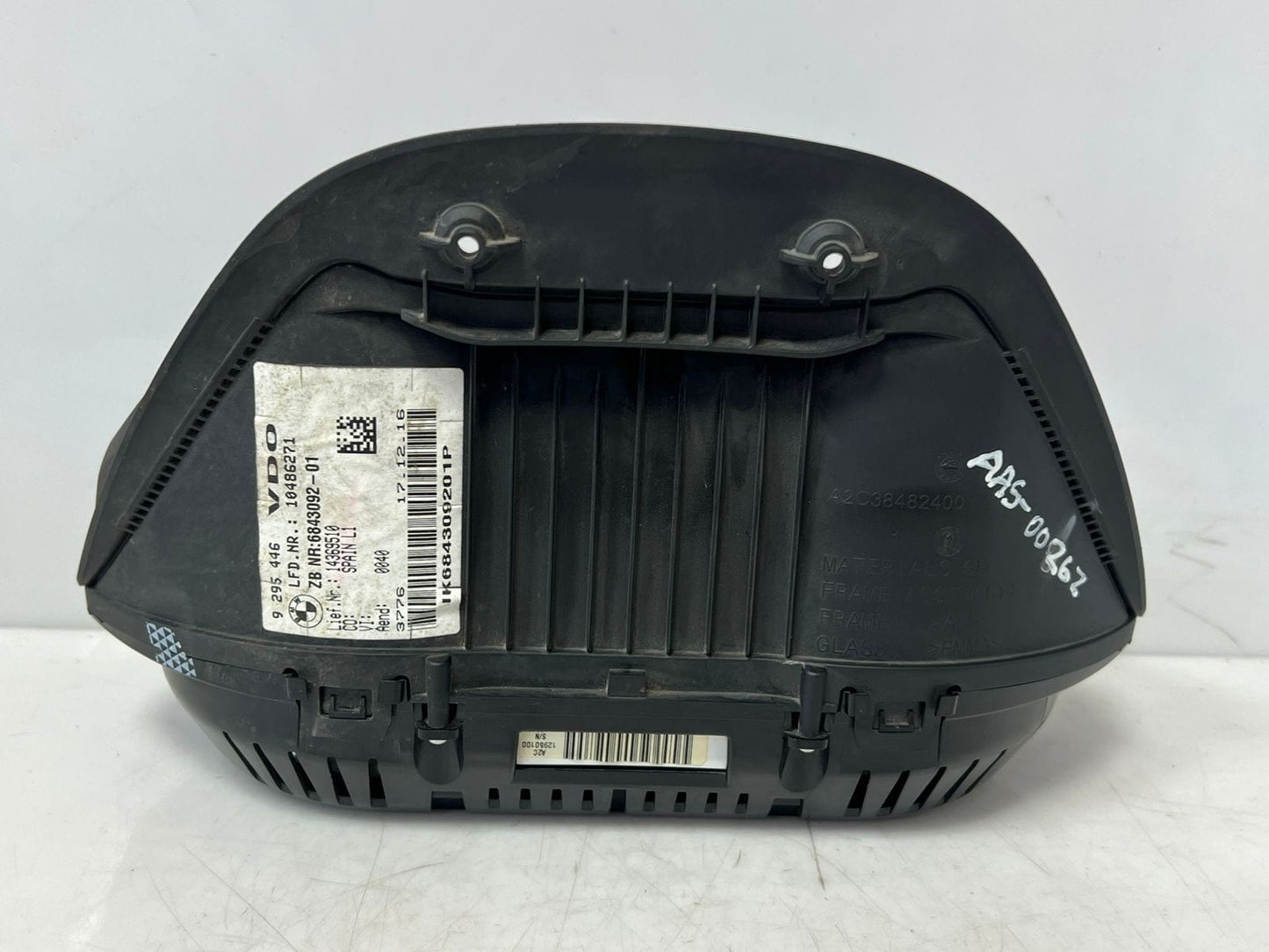 BMW 1 Series F52 sedan SPEEDOMETER Instrument Cluster 6843095 OEM