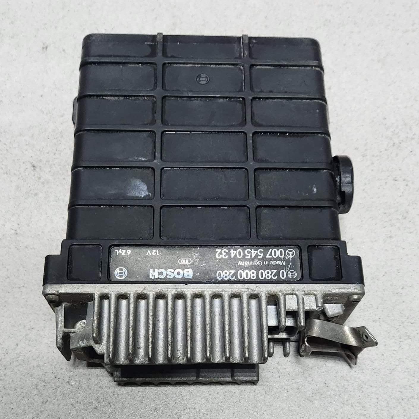 1988-1989 Mercedes-Benz 190E Engine Control Module 0280800280 190E and 260E