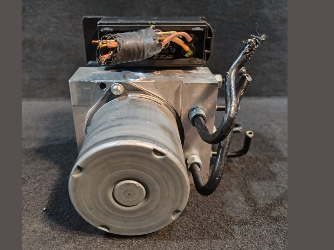 BMW X1 E84 ANTI LOCK BREAKING SYSTEM (ABS)  HYDRAULIC UNIT MODULE -  6860214