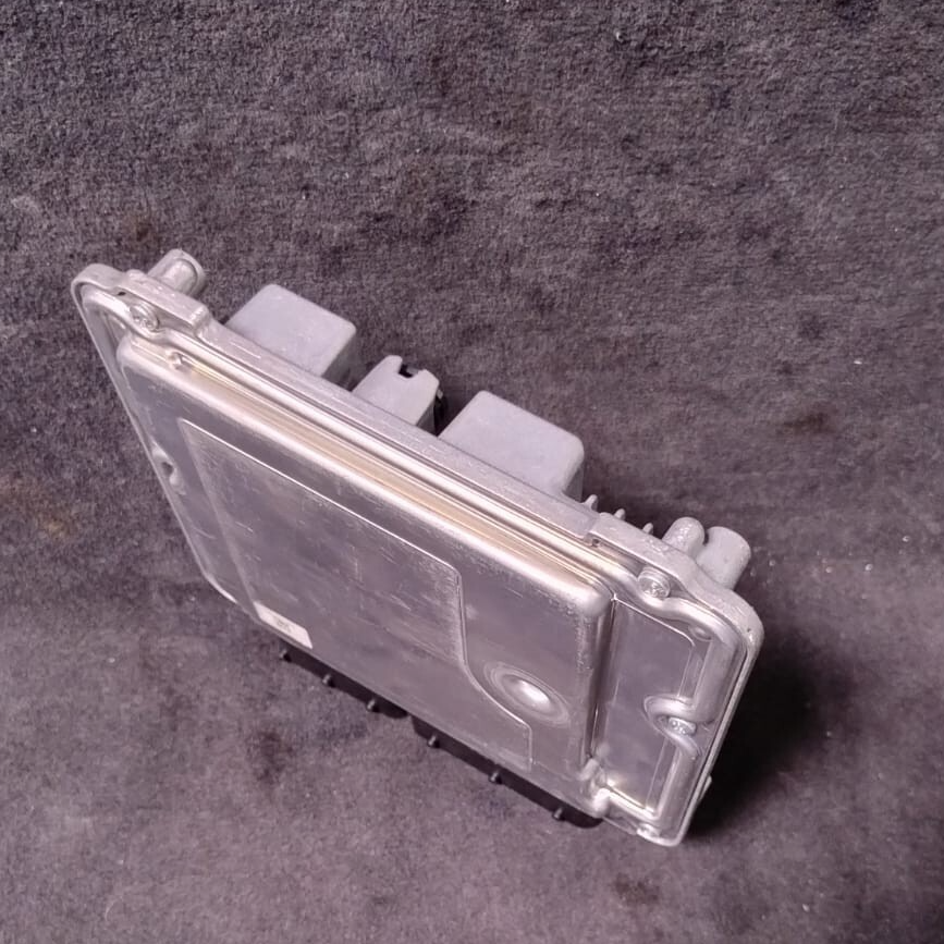 BMW ORGINAL  320d N47 F31 ENGINE CONTROL UNIT MODULE  ECU ONLY 8584276