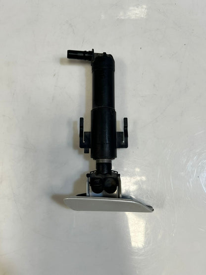 2015 BMW 740i 7 Series G11 G12 HIGH PRESSURE Headlight Washer Nozzle 7357354