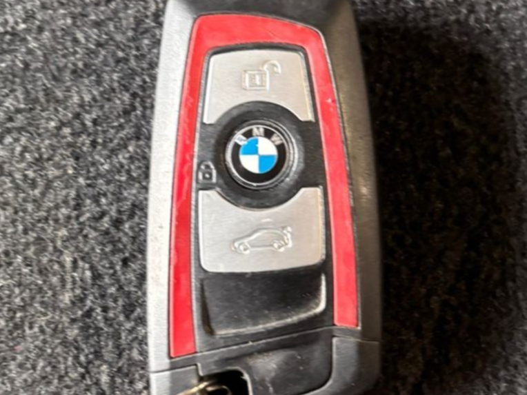 BMW 1 F20 PRE LCI 118i  N13B16A  ENGINE CONTROL UNIT ECU KEY LOCK SET - 8610484