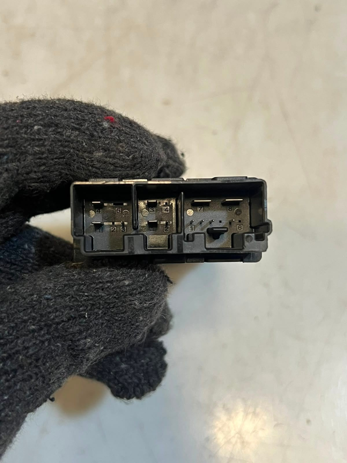 BMW F30 F31 F20 F21 F32 F07 F06 G05 Seat Control Module Rear Left Heated 7490465