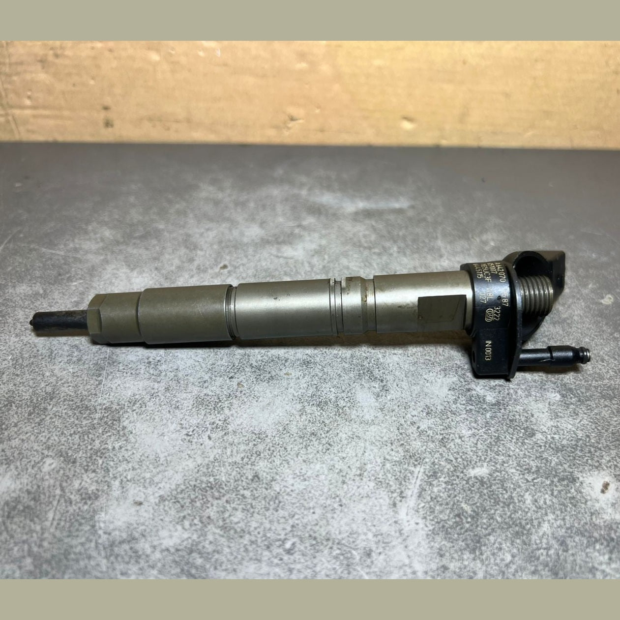 Genuine Mercedes W164 Fuel Injector Sprinter 3.0L OM642 A642 0700587 Oem Diesel