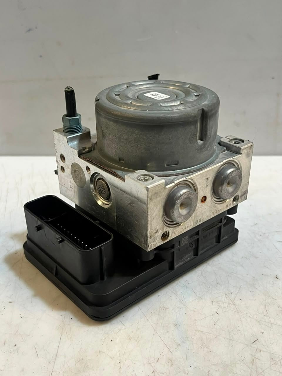 2014 BMW 3 Series F20 F30 F31 328i ABS Pump Module 6858953 OEM