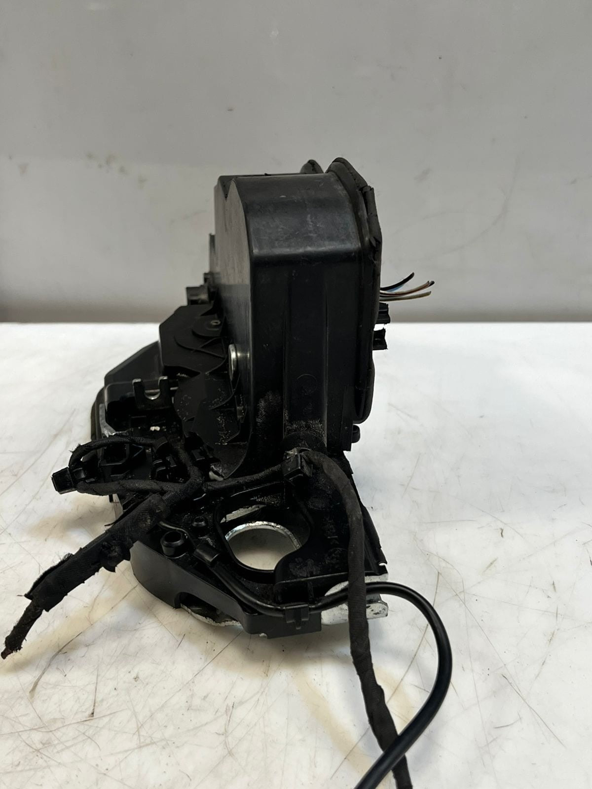 2011 BMW Alpina B7  F01 F02 F04 F10 F11 Rear Right Door Lock Actuator 7185688