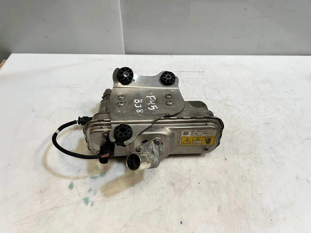 BMW F45 B38 2' Auxiliary Electrical Coolant Water Heater Hybrid 9371799 OEM