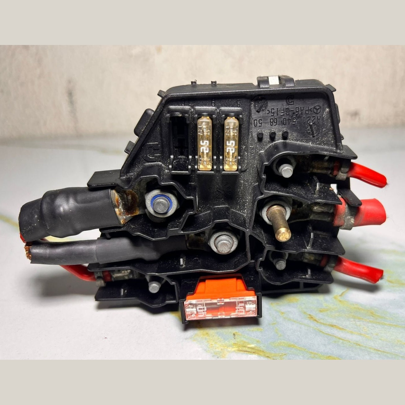 Mercedes-Benz W221 S-Class Fuse Box A 221 540 68 50 S600