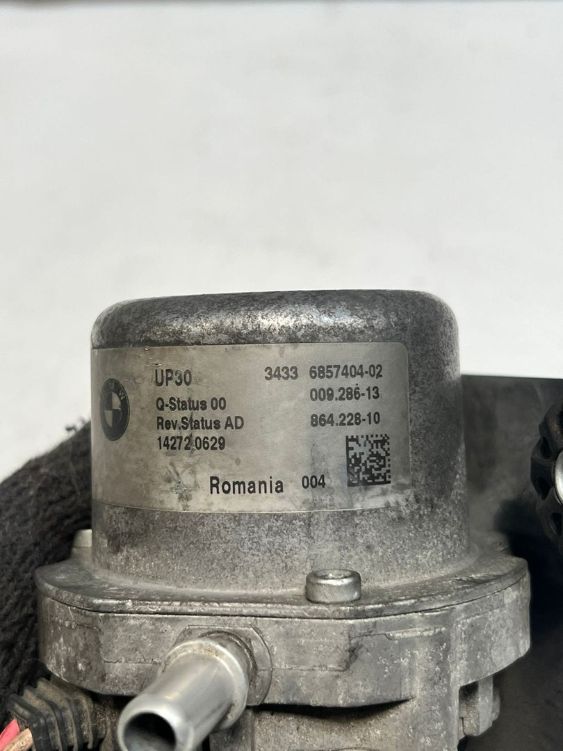 BMW 5 Series F10 F11 N55 3.0 ENGINE Brake BOOSTER Vacuum Pump 6857404 OEM
