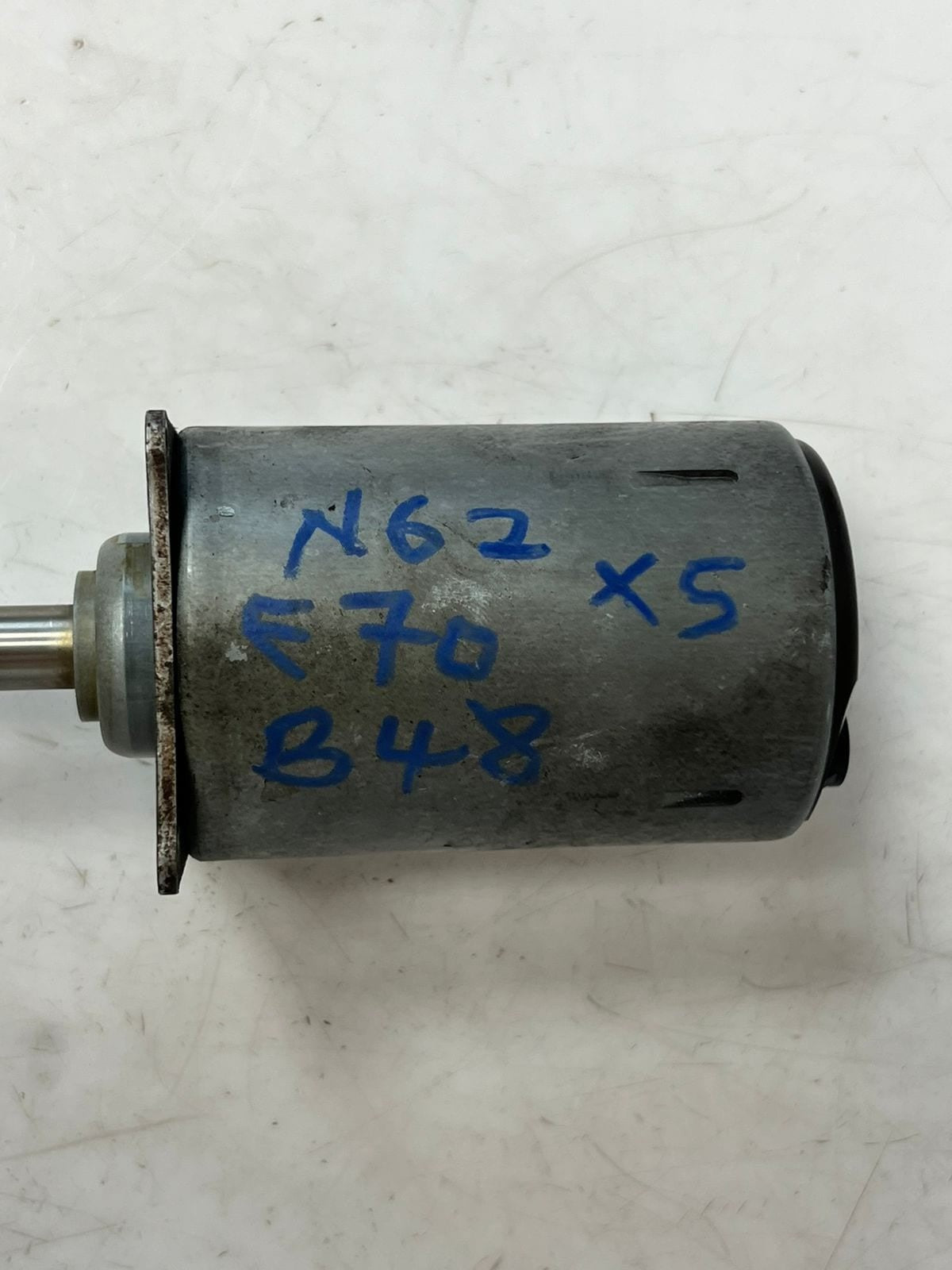 2004-2005 BMW 545i 550i 645Ci 650i 740I N62 Valvetronic Actuator Motor 7548389