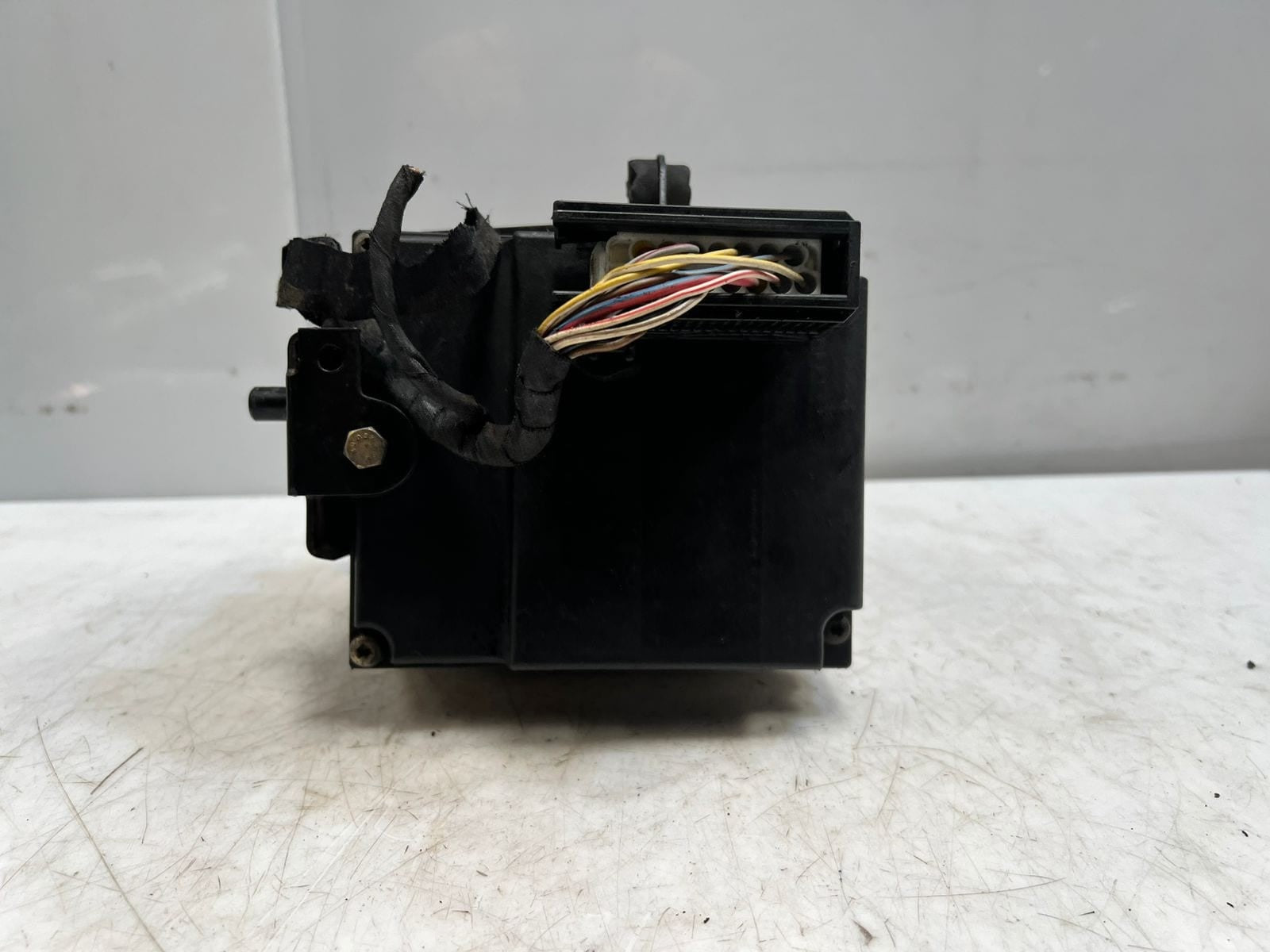 1997-2000 BMW 528i 5 Series E39 Abs Brake Pump Module 0265217000 1090910 OEM