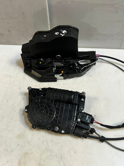 BMW 5' F07 Gran Turismo Door Lock Complete Front Right Auto Soft Close 7148476