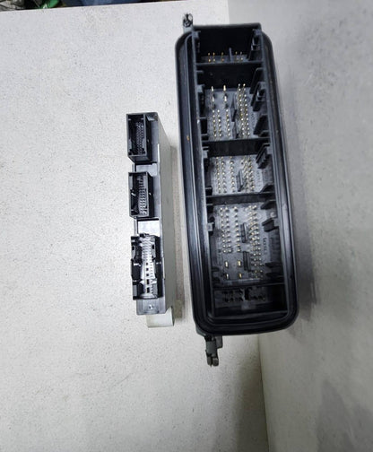 2010-2012 BMW 750i Engine Control Unit 7616160 7 Series F01 F02 F03 F04 N63 ECU 