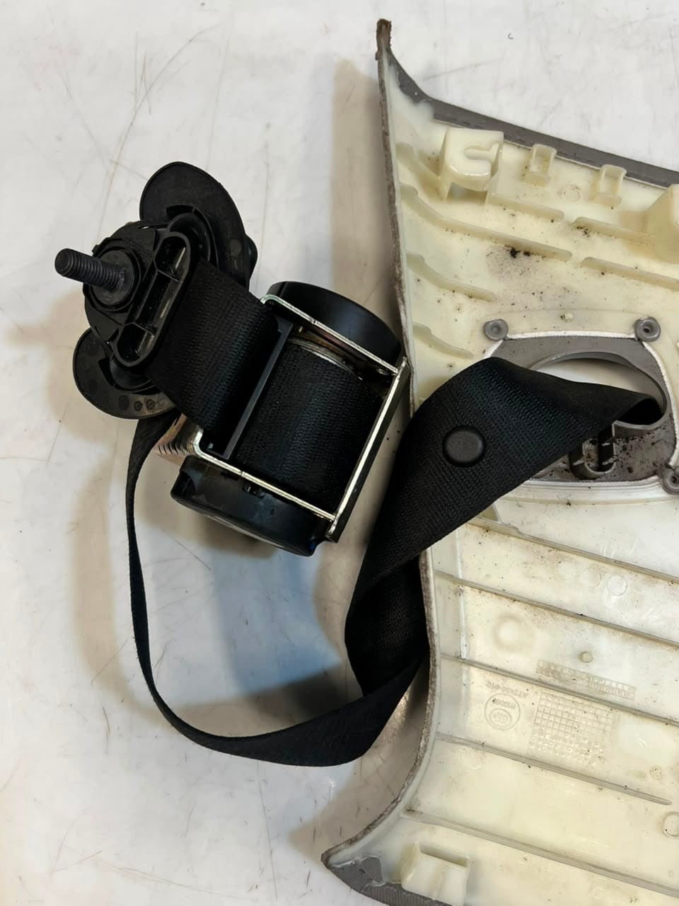 2009-2017 BMW 5 Series F10 F11 Front Right Seat Belt 610126200C OEM