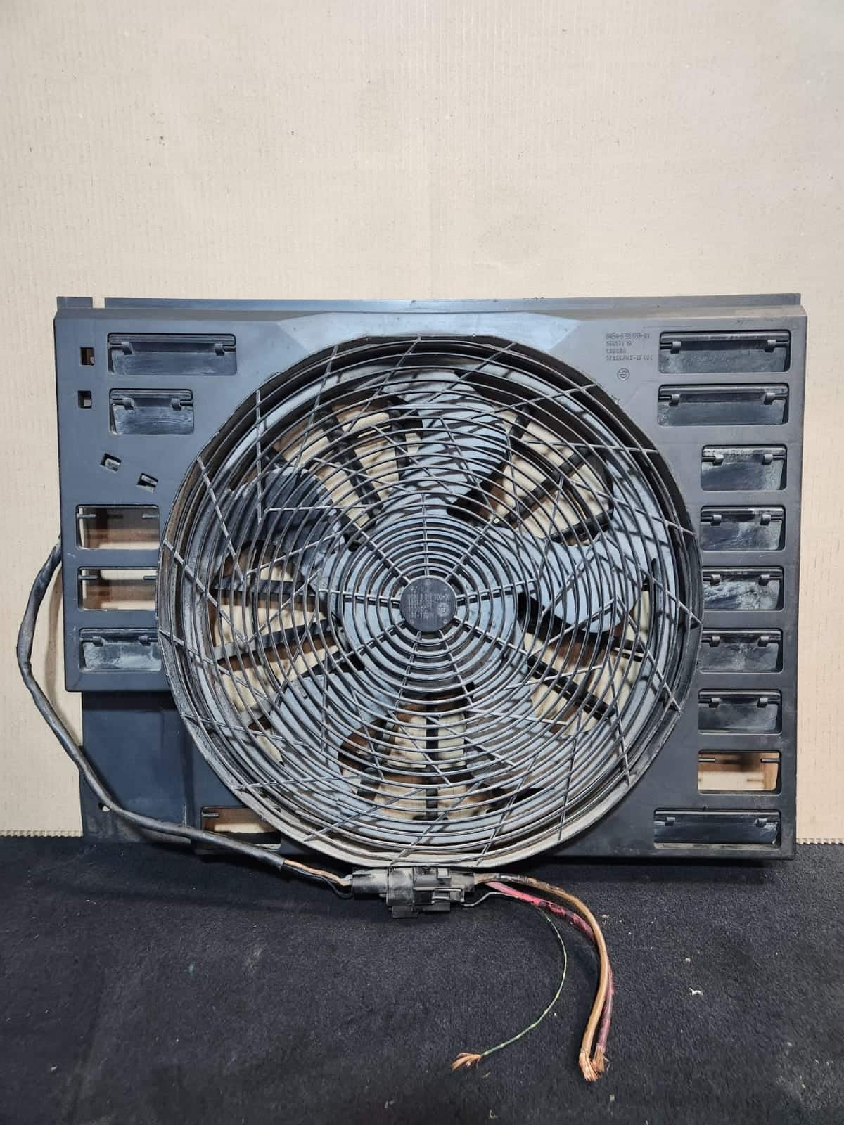 2002-2005 BMW 745i Radiator Cooling Fan Motor 6921925 745i 745Li 750i  E65 E66 