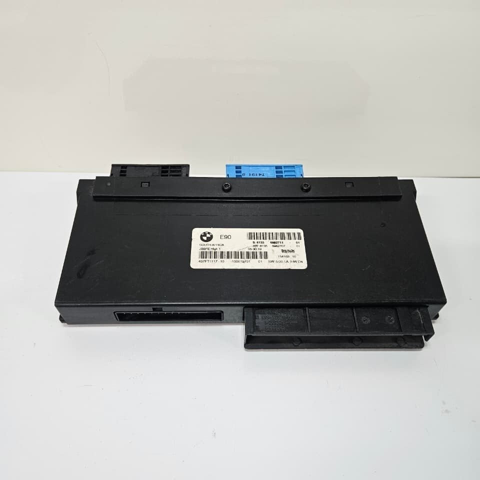 BMW E90, E91, Electronic Junction Box Body Control Unit 6982707 OEM