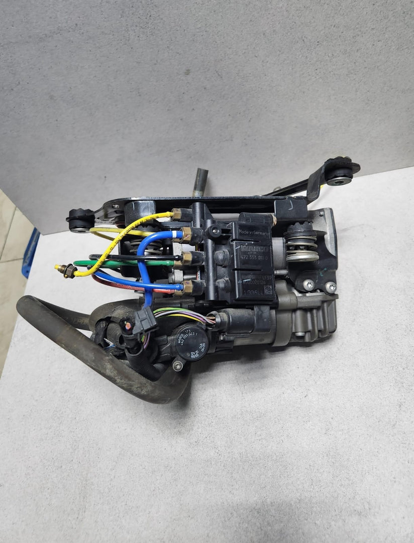 2015-2022 BMW 740i Air Suspension Compressor 6861882 7 Series G11 G12