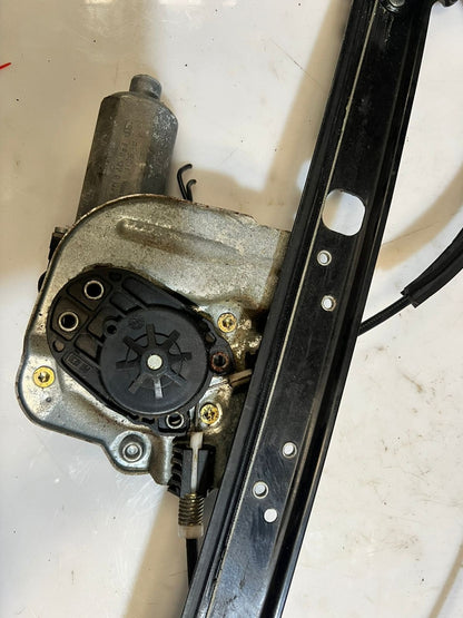 2000-2006 BMW X5 E53 Front Right Window Regulator With Motor 8254912 OEM