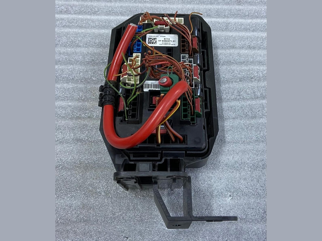 OEM BMW X5 F15 F16 F85 Front Distribution Fuse Box Relay Junction Module 9360371