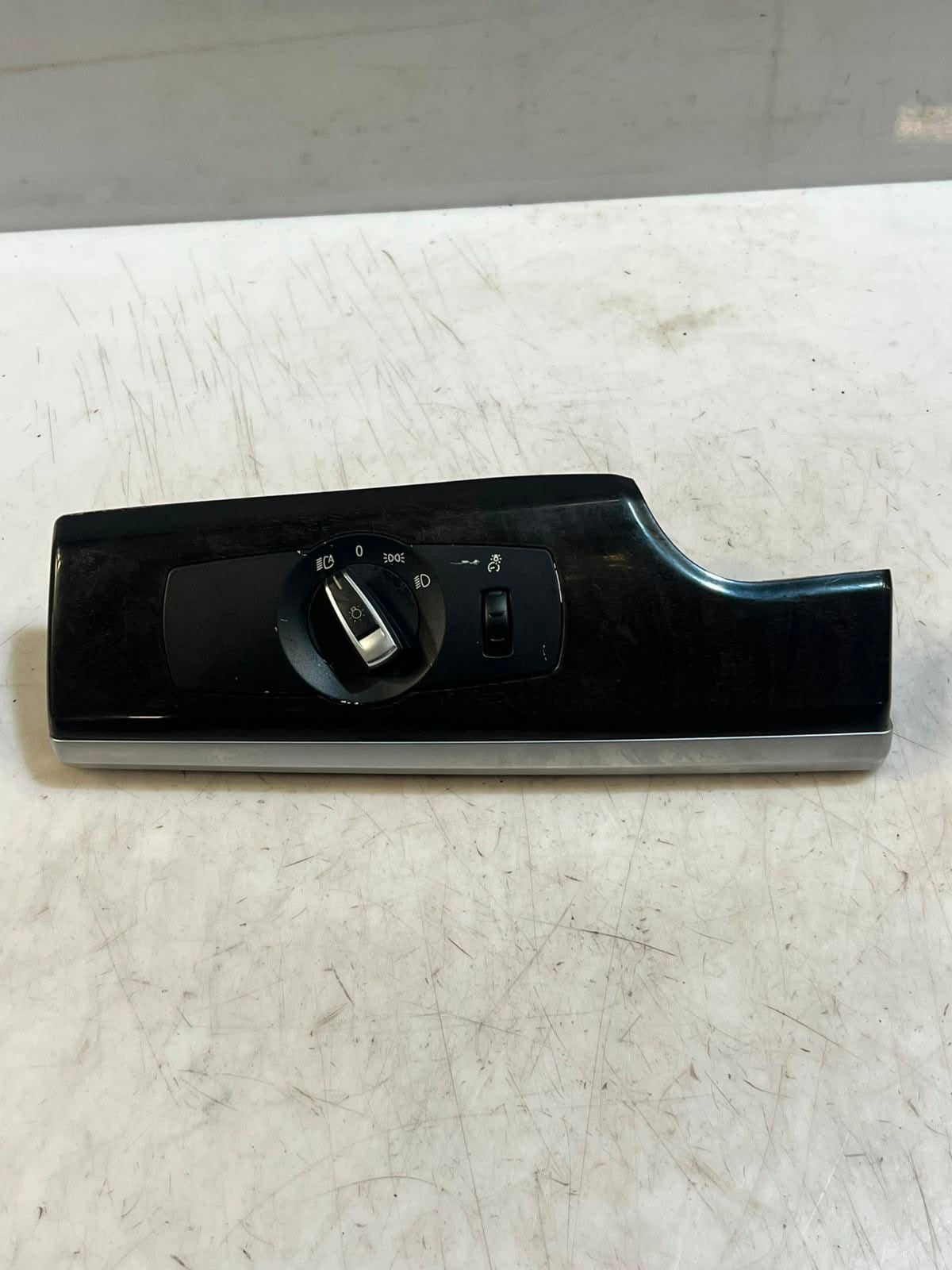 2011-2016 BMW 5' F07 F10 F06 F01 F03 F04 F10 F11 535i Headlight Switch 9204068