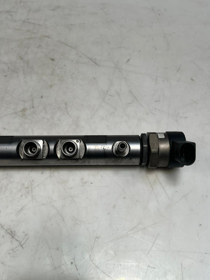BMW 1' F10 F30 E90 E81 E87 N47 2.0L Fuel Injection Rail With Sensor 7809127 OEM